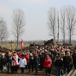 Droga Krzyżowa o trzeźwość narodu w KL Auschwitz-Birkenau