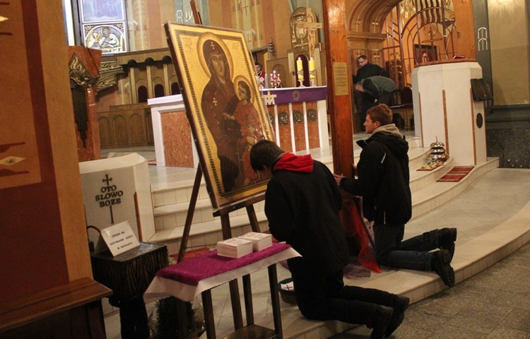 Krzyż i ikona Matki Bożej w Bielsku-Białej - cz. 1