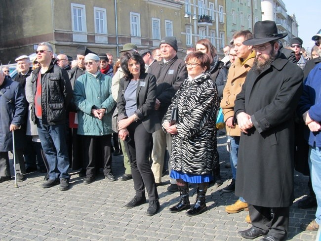 Marsz żywych drogą śmierci