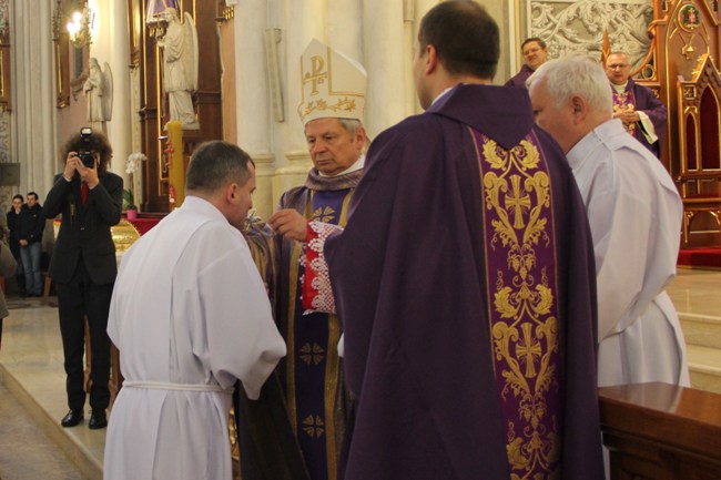 Mamy nowych nadzwyczajnych szafarzy Komunii świętej