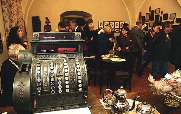 Od kilku lat w siedzibie muzeum w Jaworze funkcjonuje piernikowa kawiarnia i kuchnia. Zachowano w niej autentyczne przybory sprzed wieków, służące do wyrobu tego ciasta