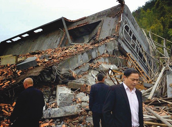 Zburzony kościół w miejscowości Zhoushan. W akcji niszczenia świątyni uczestniczyło ponad 100 funkcjonariuszy służb bezpieczeństwa