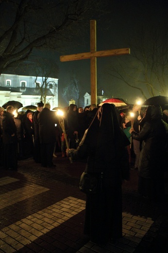 Droga Krzyżowa ulicami Łowicza