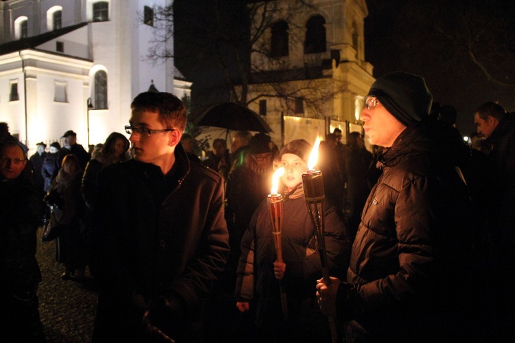 Droga Krzyżowa ulicami Łowicza