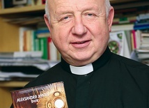 – Ta płyta zachęca do modlitwy  – mówi ks. prał. Józef Oleszko