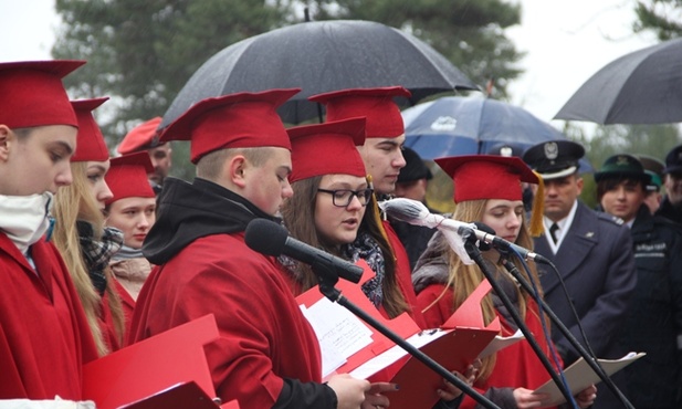 O tym, co działo się na Firleju podczas II wojny światowej, opowiadali uczniowie I LO im. M. Kopernika w Radomiu