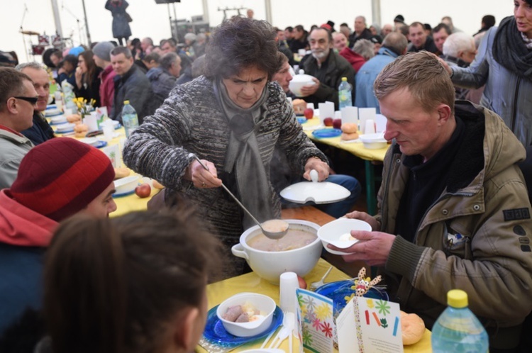 Śniadanie Wielkanocne dla potrzebujących