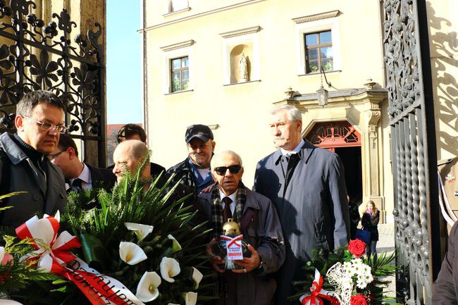 Hołd pamięci Marii i Lecha Kaczyńskich