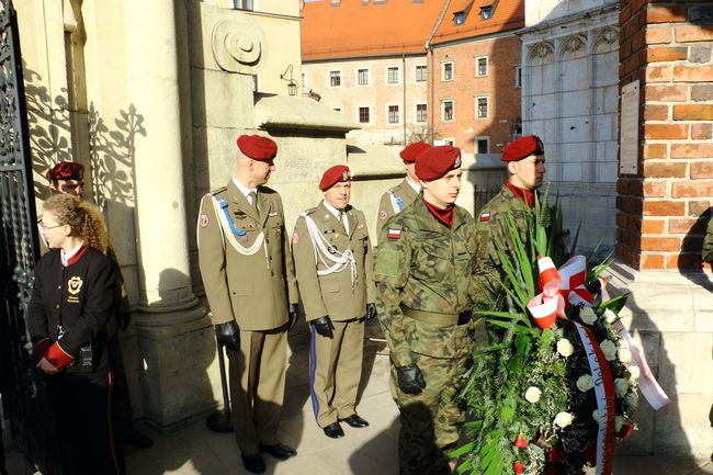 Hołd pamięci Marii i Lecha Kaczyńskich