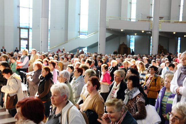 Pielgrzymi ze Świdnicy w sanktuarium Bożego Miłosierdzia