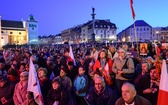 Tłumy na wieczornym Marszu Pamięci