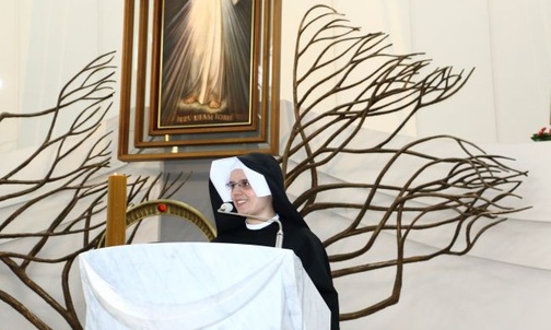 Kardynał i siostra Radość zapraszają na ŚDM