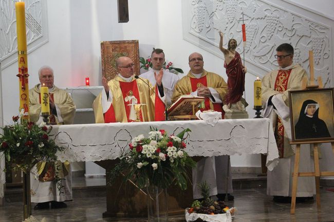 Poświęcenie obrazu Jezusa Miłosiernego w parafii pw. św. Józefa Rzemieślnika