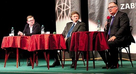  Temat Dekalogu w dyskusji podjęli (od lewej) prof. Antoni Cygan, dr Tomasz Kosiek i Krzysztof Lewandowski