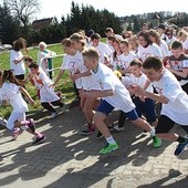  Uczestnicy biegli na 2 dystansach: 1,4 km i 4,2 km