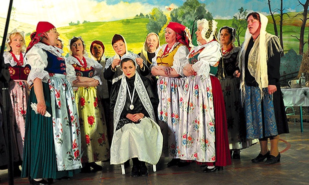 Na scenie podczas jarmarku było barwnie i regionalnie