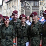 Młodzi uczestnicy Marszu Żywych w Auschwitz I