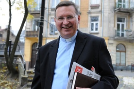 Ks. prof. Mirosław Wróbel jest szefem Katedry Literatury Międzytestamentalnej i Nauk Pomocniczych Biblistyki