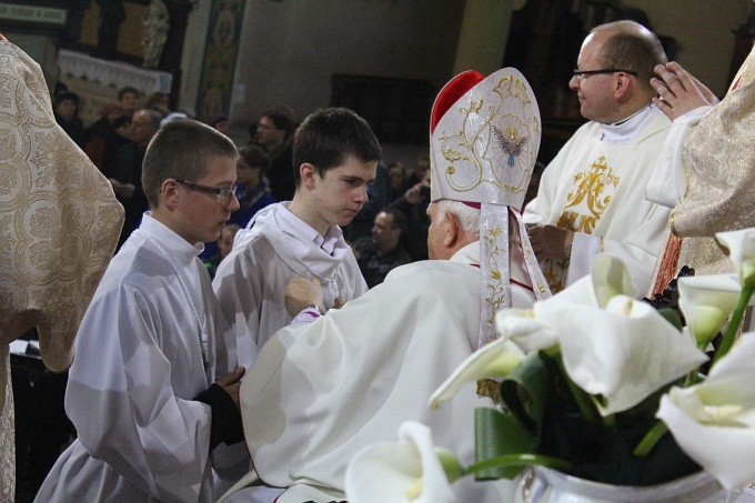 Ustanowienie lektorów i ceremoniarzy