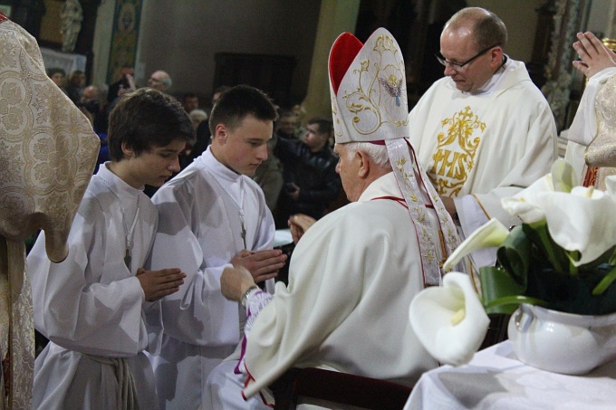 Ustanowienie lektorów i ceremoniarzy