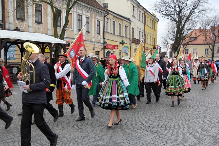 Poświęcenie sztandaru pszczelarzy