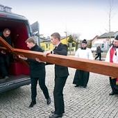  Powitanie symboli w naszej diecezji odbyło się w Białobrzegach Radomskich