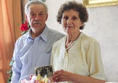  Pani Rozalia i pan Stefan są małżeństwem od 50 lat Po prawej: Stobno, 19 kwietnia 1965 r. 
