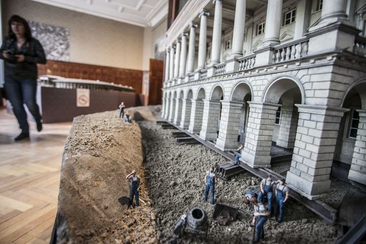 Guliwer w wehikule czasu, czyli przedwojenna Warszawa w parku miniatur