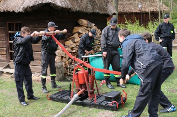 "Pali się! Majówka ze strażakiem Waldkiem"