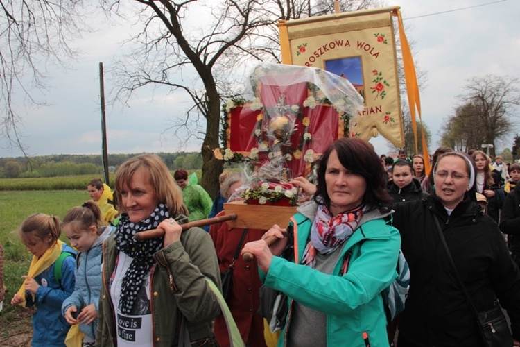 Pielgrzymka z Roszkowej Woli do Żdżar