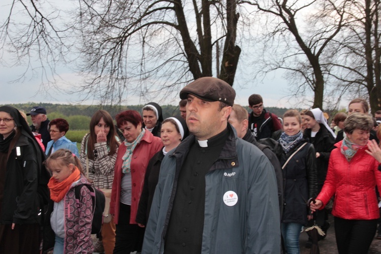 Pielgrzymka z Roszkowej Woli do Żdżar