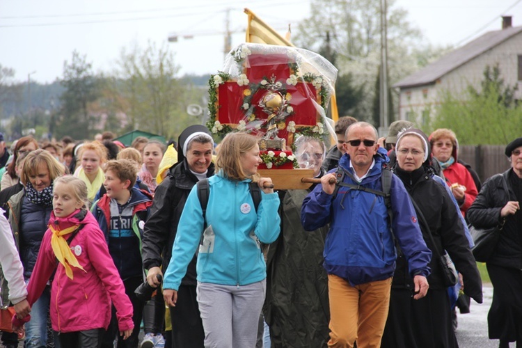 Pielgrzymka z Roszkowej Woli do Żdżar