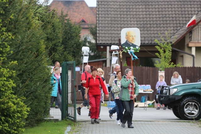 Łagiewniccy pielgrzymi na postoju w Wieprzu