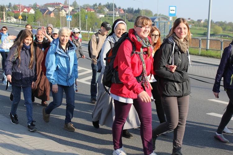 Na trasie czwartego dnia: z Mogilan do celu! - cz. 2