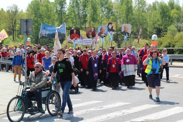 Doszli z Hałcnowa do Łagiewnik po raz trzeci