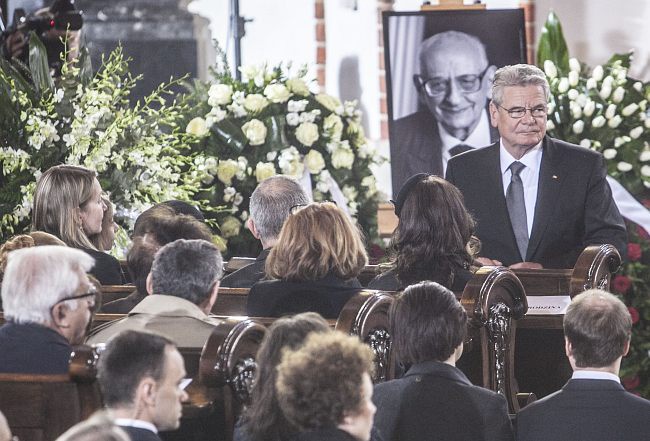 Przemówienia na pogrzebie prof. Bartoszewskiego