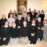  Siostry nazaretanki posługują w dwóch parafiach diecezji – w Rawie Mazowieckiej i Żdżarach