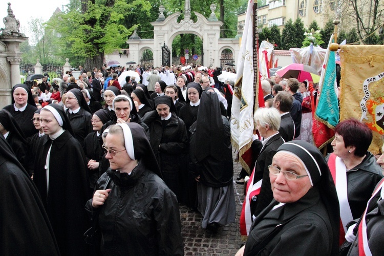 Procesja ku czci św. Stanisława z Wawelu na Skałkę - cz. 1