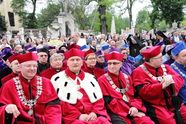 Procesja ku czci św. Stanisława z Wawelu na Skałkę cz. 2