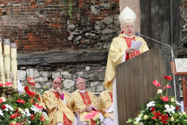 Abp  Michalik: Polska musi się nawrócić!