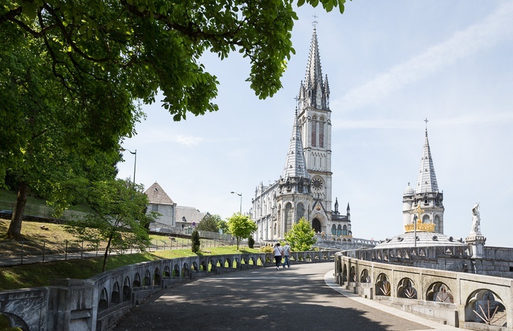 Pielgrzymi są już w Lourdes