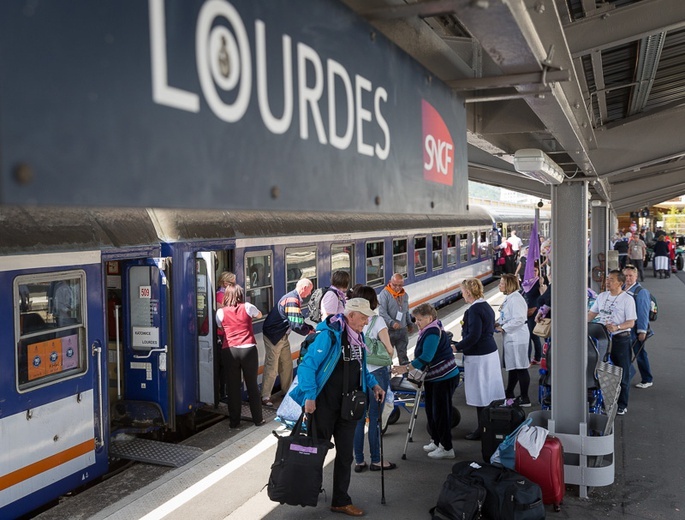 Pielgrzymi są już w Lourdes