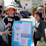 Protest pielęgniarek i położnych na Rynku Głównym