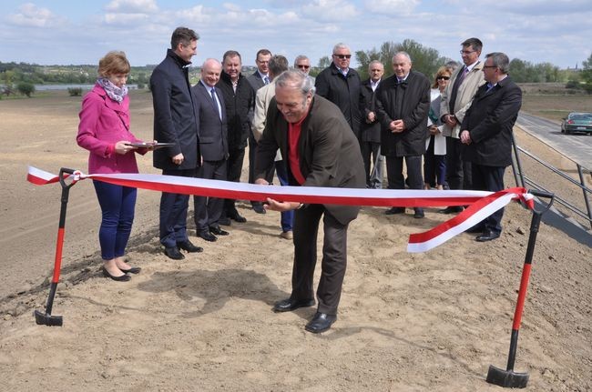 Oddanie odnowionego wału na Wiśle