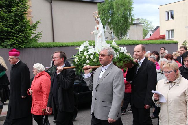 Koronacja figury MB Fatimskiej w parafii św. Wojciecha