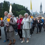 Lourdes, procesja różańcowa