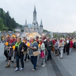 Lourdes, procesja różańcowa