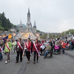 Lourdes, procesja różańcowa