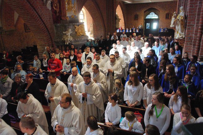 Pielgrzymka Dzieci Maryi i scholi