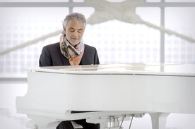 Andrea Bocelli zaśpiewa przed ESK
